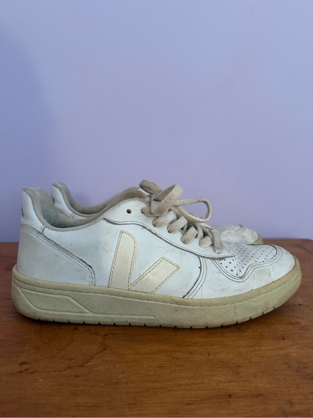 Veja White Leather Low-Top Sneakers.